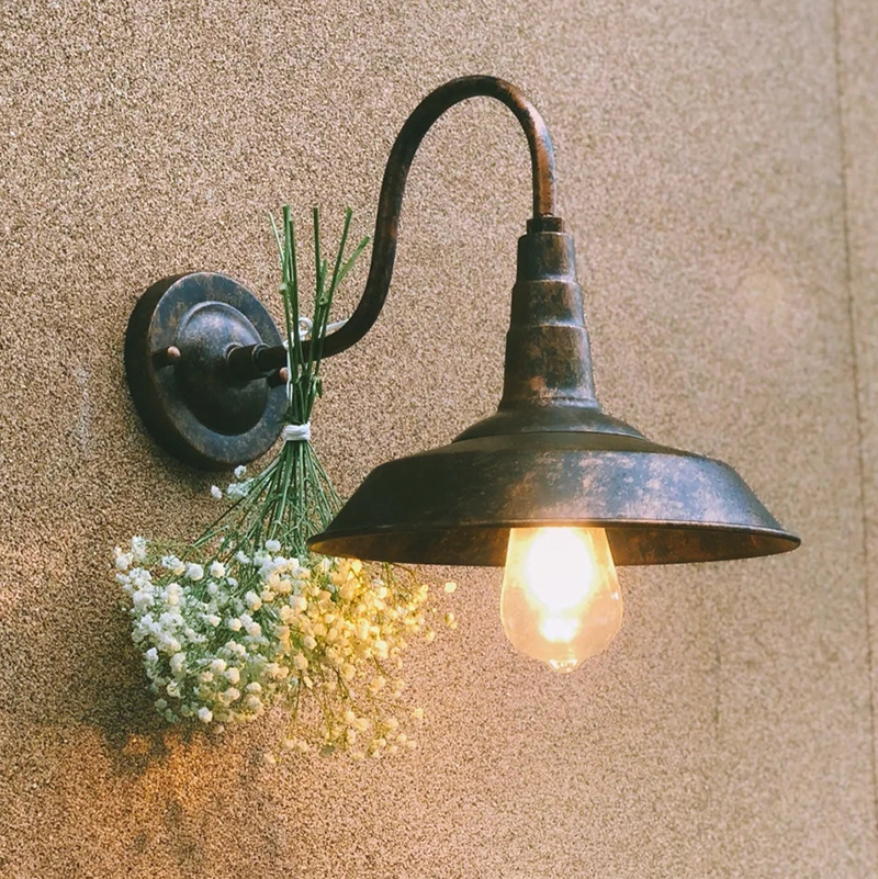 مصباح جداري خارجي بتصميم صناعي - مراجعة Outdoor Lighting Warehouse وسعره
