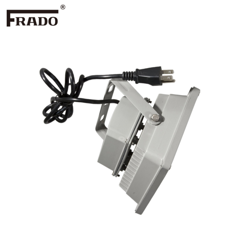 أضواء كاشفة LED RGB بقوة 10 وا - مراجعة Outdoor Lighting Uk وسعره