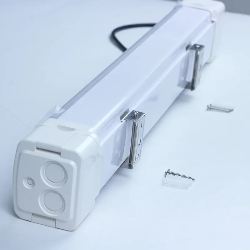 مصباح LED خطي ثلاثي الحماية 0  - مراجعة Outdoor Lighting Warehouse وسعره
